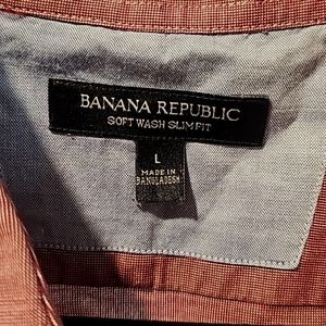 Banana Republic red button down business casual shirt